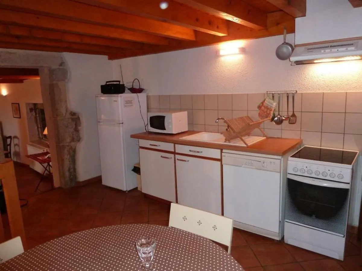 Charmant Gite Avec Poele A Bois, Terrasse Et Jardin, Sentiers Rando, 1 Chambre + Mezzanine - Fr-1-496-256 Veranne France